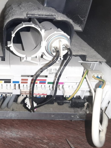 Ремонт и замена электронных модулей управления, блоков инвертора, плат индикации холодильников Либхер