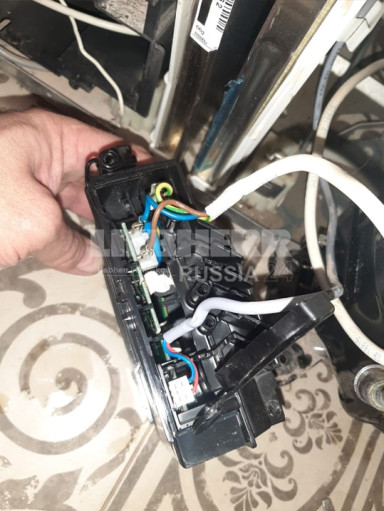 Ремонт и замена электронных модулей управления, блоков инвертора, плат индикации холодильников Либхер